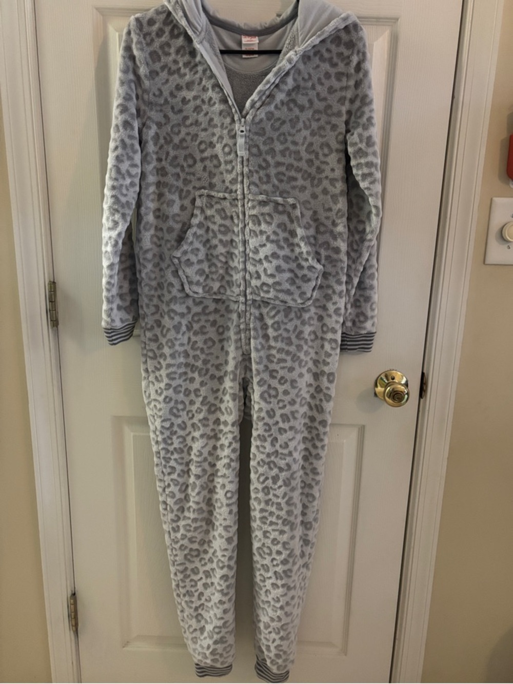 Girls Cat & Jack Light Gray Hooded Sleepwear Top